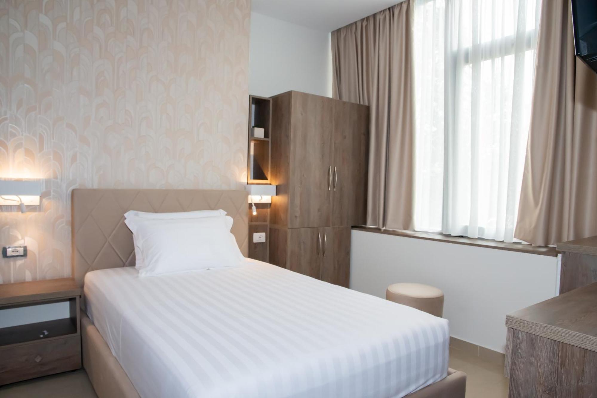 Alv Rent Rooms Vlorë Exterior foto
